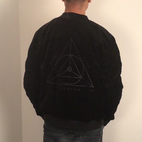 NWT jack & jones velvet bomber jacket. Special edition. Size L - Picture 5 of 12